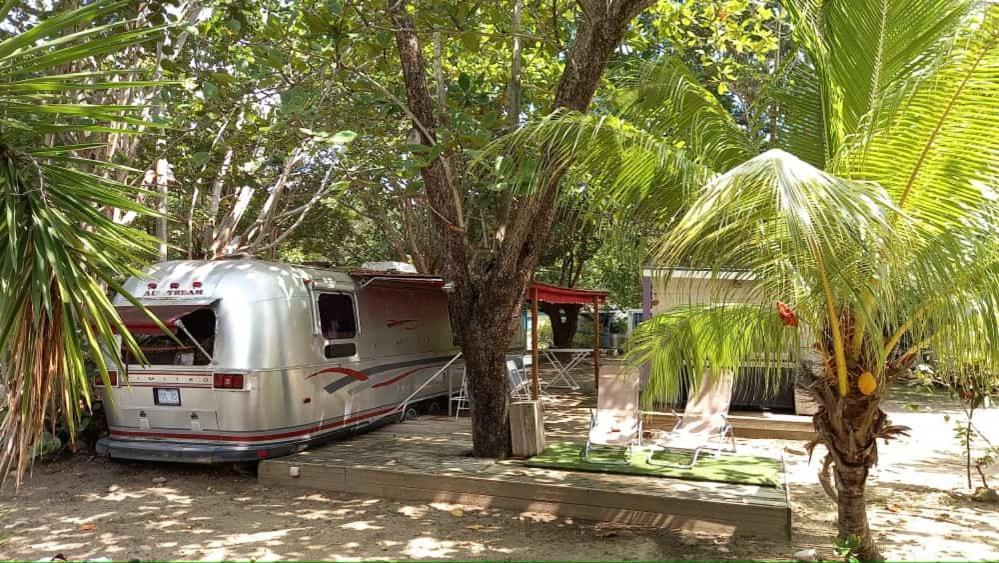 Airstream Paradise Bernard Bagian luar foto